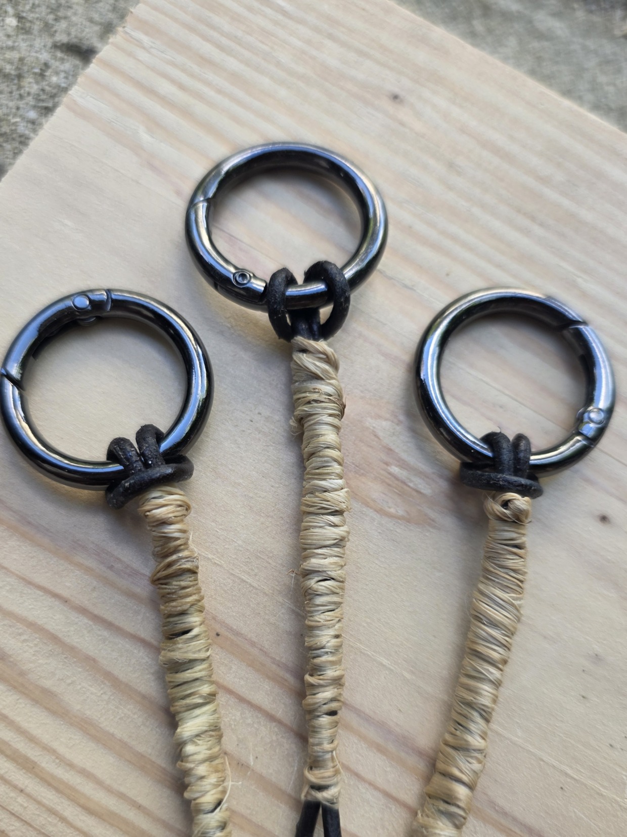 カラビナチョマレザーストラップ