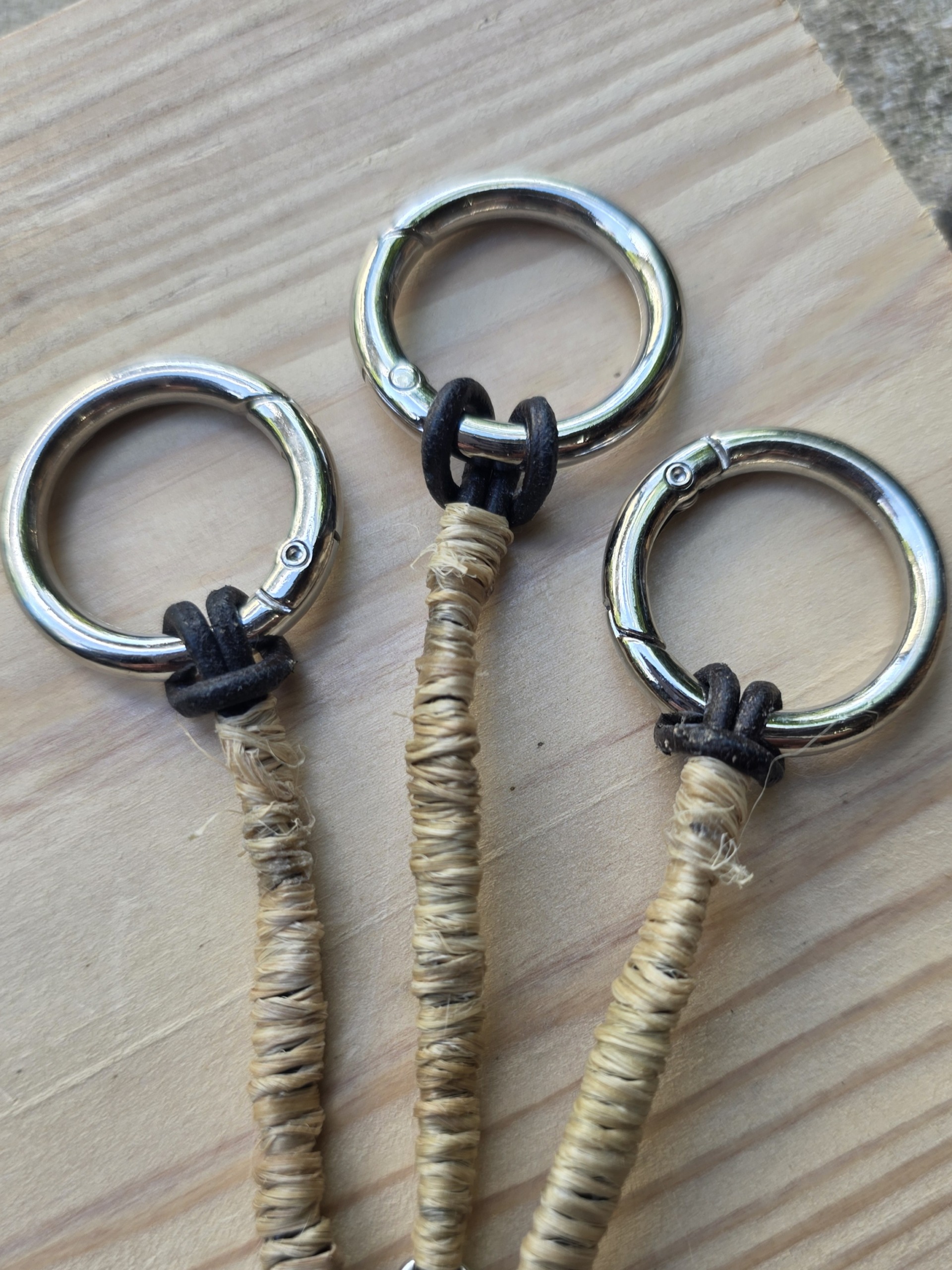 カラビナチョマレザーストラップ